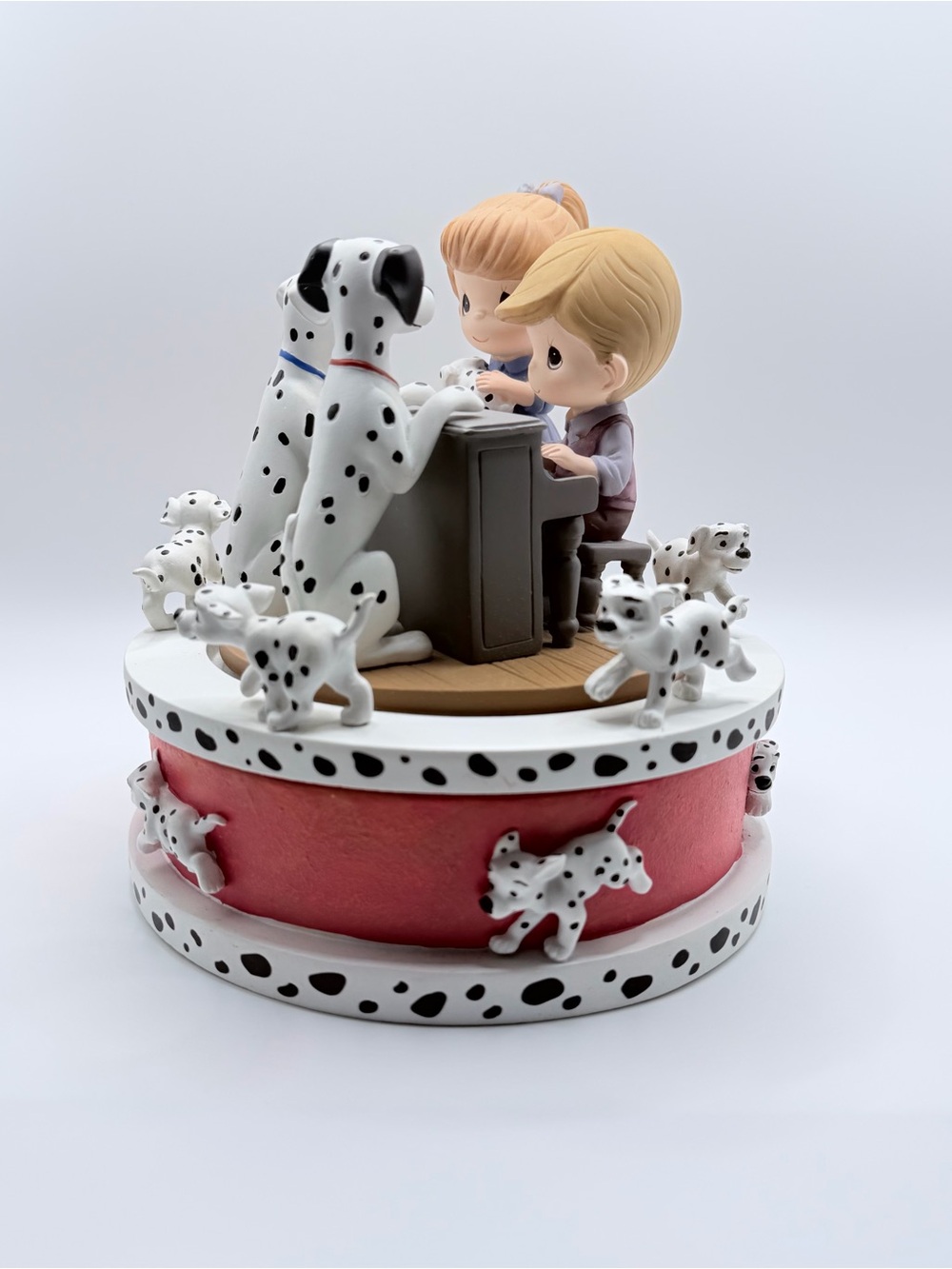 Precious Moments 172058 "Dalmatians Plantation" 101 Dalmatians Resin Music Box